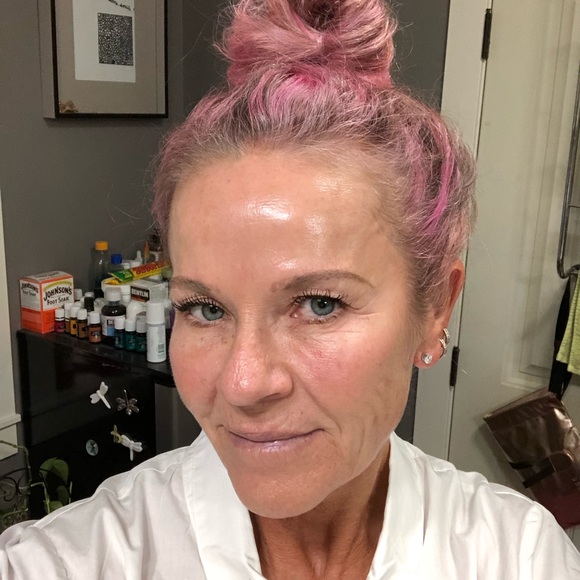 Meet your Posher, Traci - Picture 1 of 1